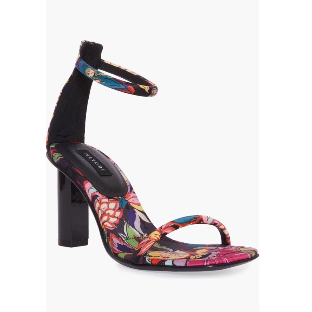 NEW Natori Glow Ankle Strap Sandals Black & Colorful Floral Pattern Women’s 8.5